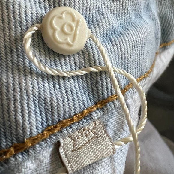 FARM RIO Jean Shorts Size 36 US 4 Light Wash Distressed Shredded - Picture 9 of 12